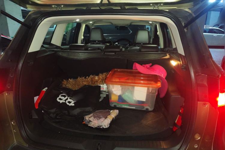 Used Ford Kuga 2013 1.6L GTDi Two-Wheel-Drive Trend Model Trunk