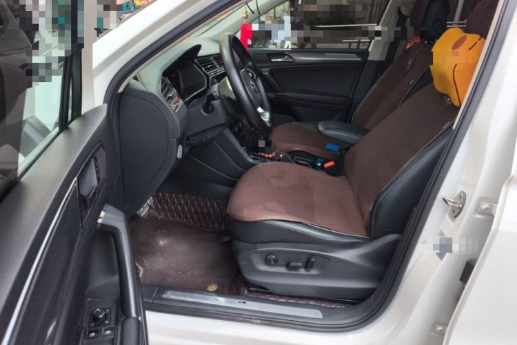 Used Volkswagen Tiguan L 2020 330TSI Automatic Two-Wheel Drive R-Line Flagship Version China VI Standard Left Front Seat