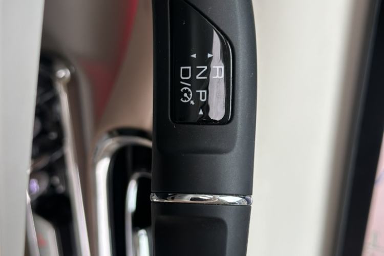 Used ORA Ballet Cat 2022 401 km Nutcracker Edition
