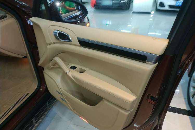 Used Porsche Cayenne 2011 3.6L automatic transmission U.S. specification