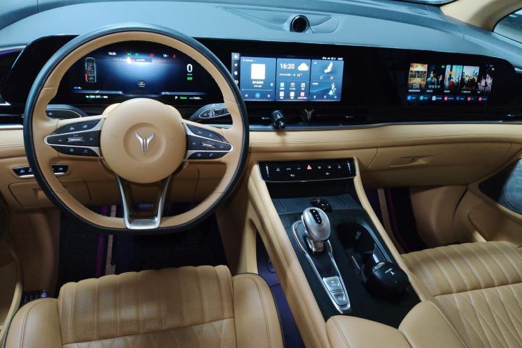 Used VOYAH Dream 2022 0-Carbon Edition Dream+ Smart Enjoyment Package 475 km Center Console