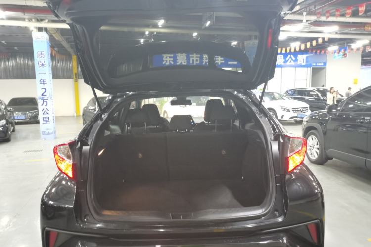 Used Toyota IZOA 2018 2.0L Yidong Version China V Standard
