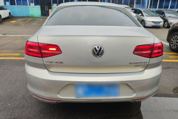 Used Volkswagen Magotan 2017 330TSI DSG Luxury Model Rear