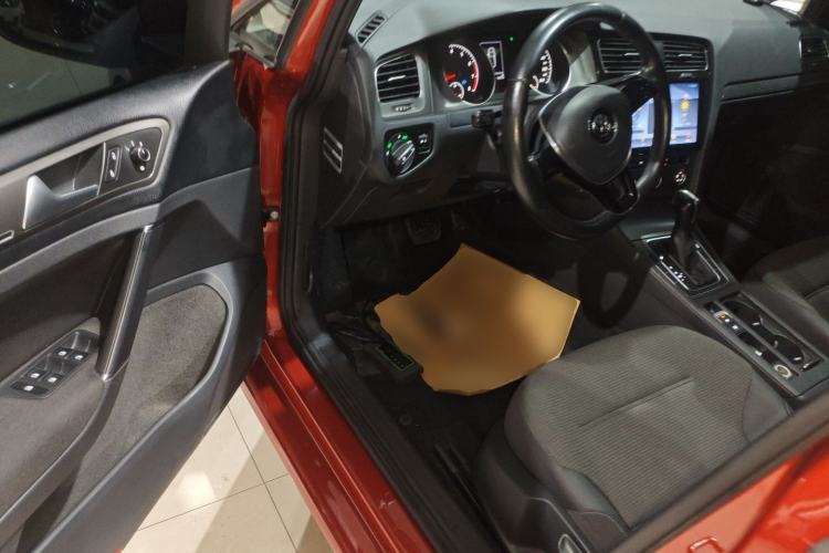 Used Volkswagen Golf 2015 1.6L Automatic Comfort Model Driver Seat