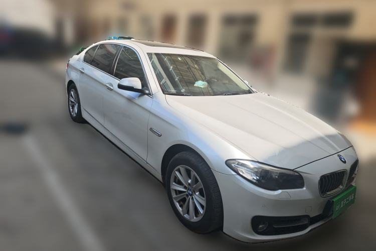 Used BMW 5 Series 2017 520Li Elegant Edition Front Right 45 Deg