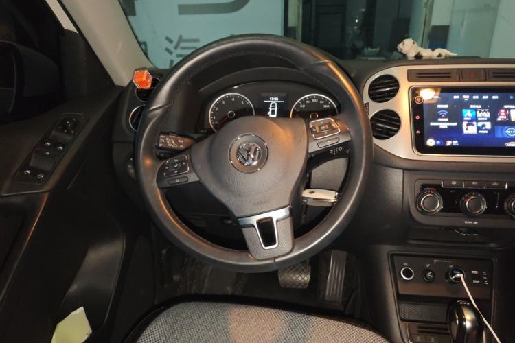 Used Volkswagen Tiguan 2016 280TSI Automatic Two-Wheel-Drive Silk Road Style Edition Steering Wheel