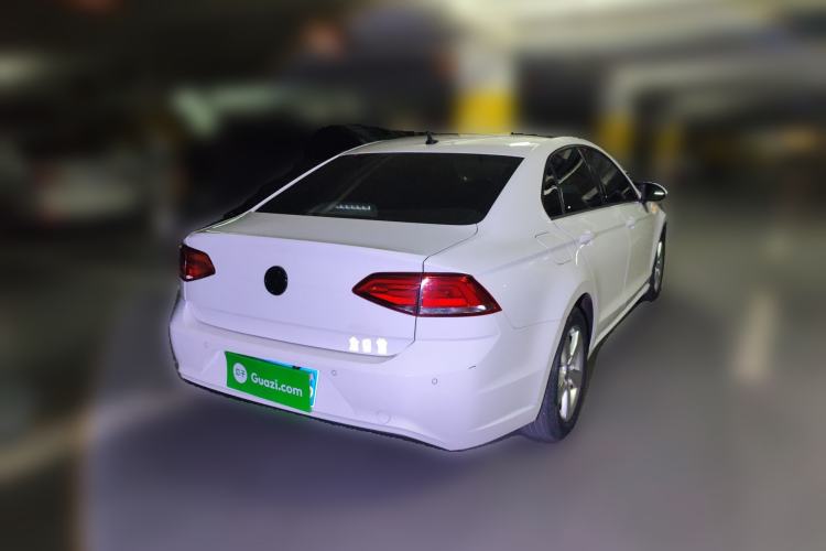 Used Volkswagen Lamando 2015 230TSI DSG Fashion Edition Rear Right 45 Deg