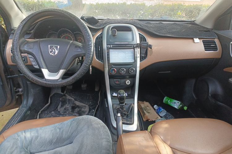 Used Baojun 630 2013 1.5L manual Elite version

