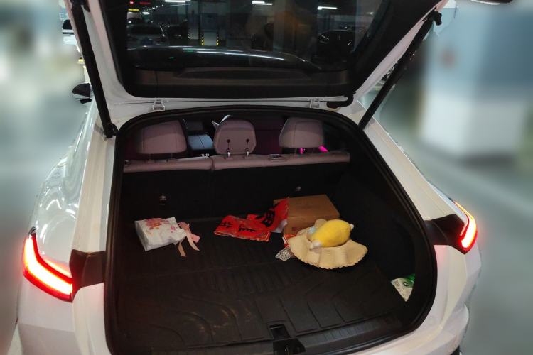 Used ONVO L60 2024 60 kWh Rear-Drive Version Trunk