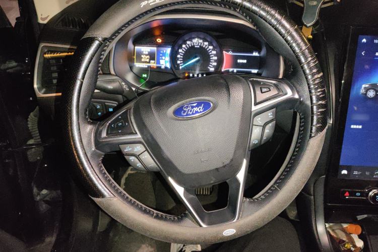 Used Ford Edge 2020 EcoBoost 245 Two-Wheel-Drive Platinum Edition 5 Seats Steering Wheel