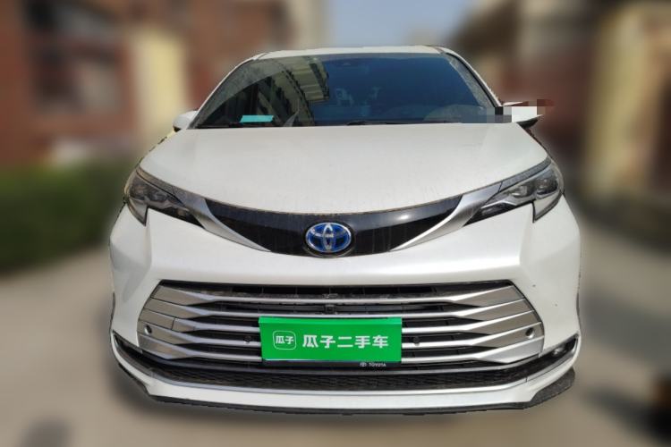 Used Toyota SIENNA 2021 2.5L Hybrid Platinum Edition Front
