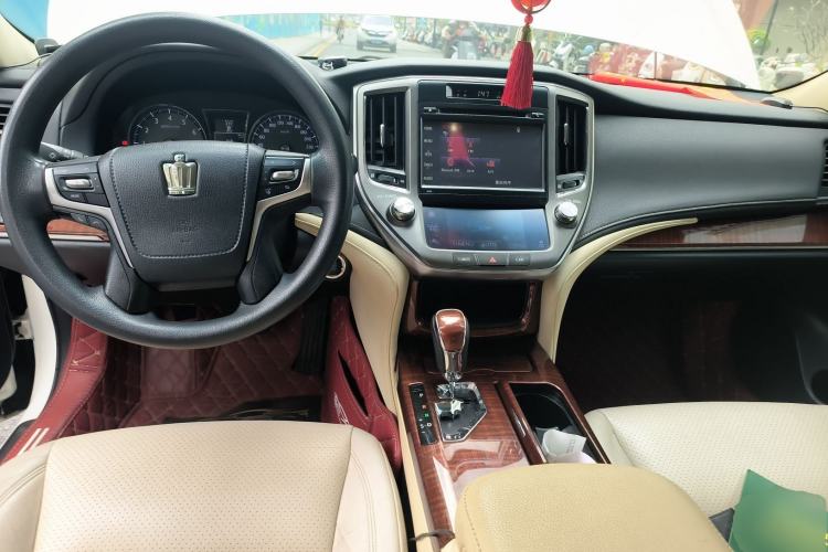 Used Toyota Crown 2015 2.0T Pioneer Edition
