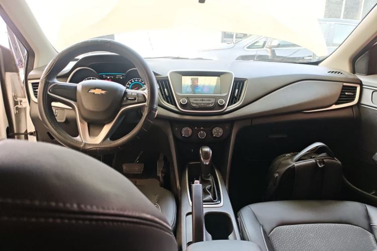 Used Chevrolet Cavalier 2019 320 Automatic Xinyue Edition Center Console