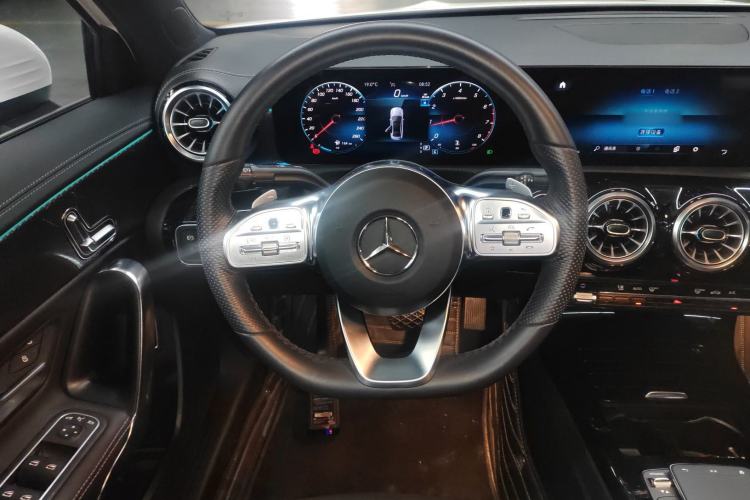 Used Mercedes-Benz A-Class 2022 Revised Version A 200 L Sport Sedan Fashionable Style Steering Wheel