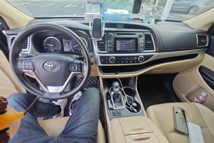 Used Toyota Highlander 2018 2.0T Four-Wheel Drive Luxury Edition 7 Seats China V Emission Standard
