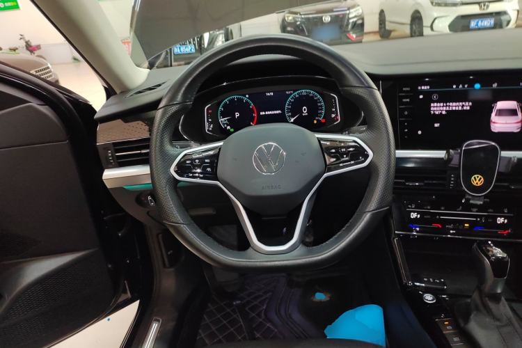 Used Volkswagen Passat 2023 Facelift 330TSI Luxury Edition
