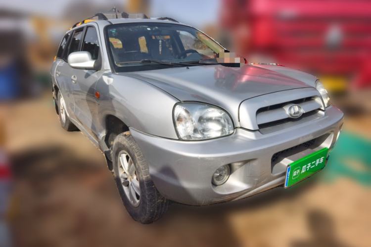 Used Huatai Santa Fe Classic 2012 2.0L Gasoline Manual Two-Wheel Drive with Sunroof Front Right 45 Deg