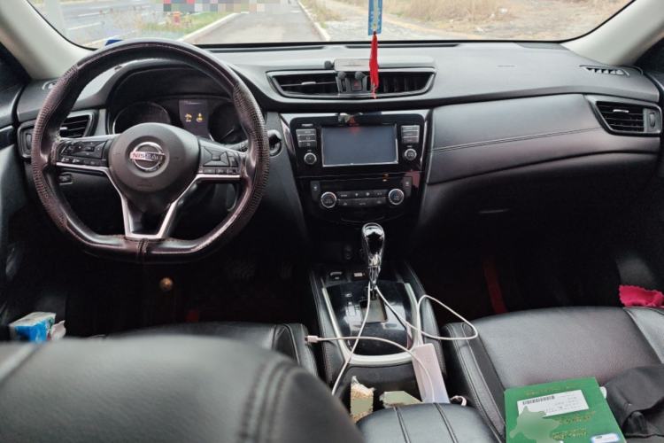 Used Nissan X-Trail 2019 2.0L CVT Comfort Edition 2WD Center Console