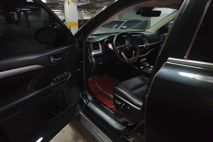 Used Toyota Highlander 2018 2.0T Four-Wheel Drive Luxury Edition 7 Seats China V Emission Standard