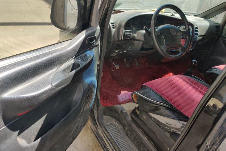 Used JAC Group Refine 2011 2.0L Shuttle Gasoline Comfort Edition HFC4GA3
