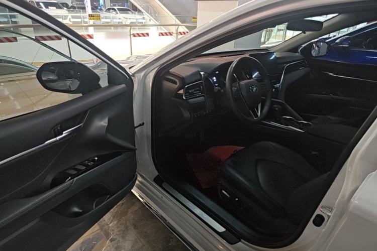 Used Toyota Camry 2023 2.0G Luxury Edition