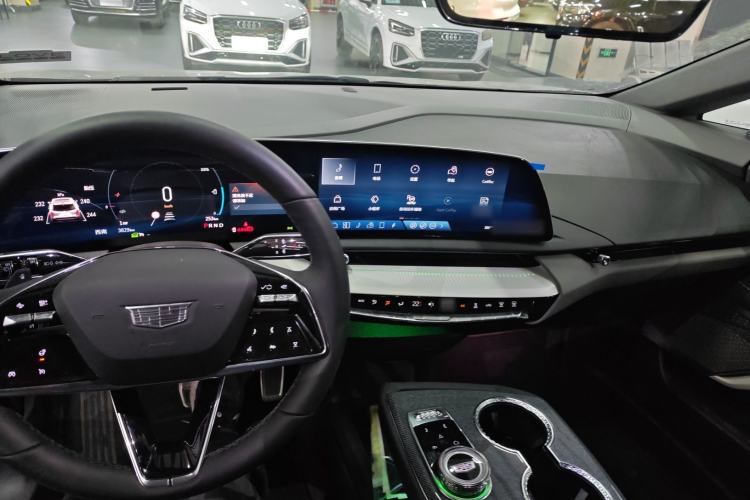 Used Cadillac OPTIQ 2024 Standard Range Version
