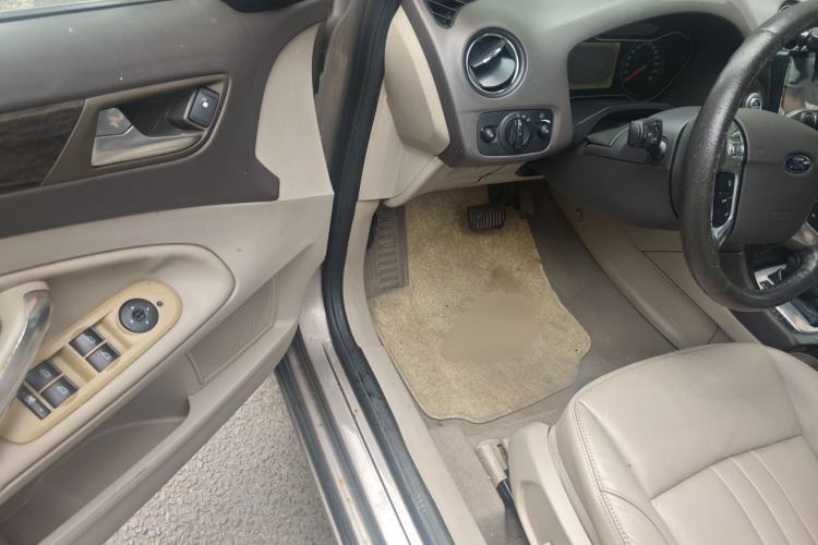 Used Ford Mondeo 2011 2.0L GTDi 200 Luxury Edition Driver Seat