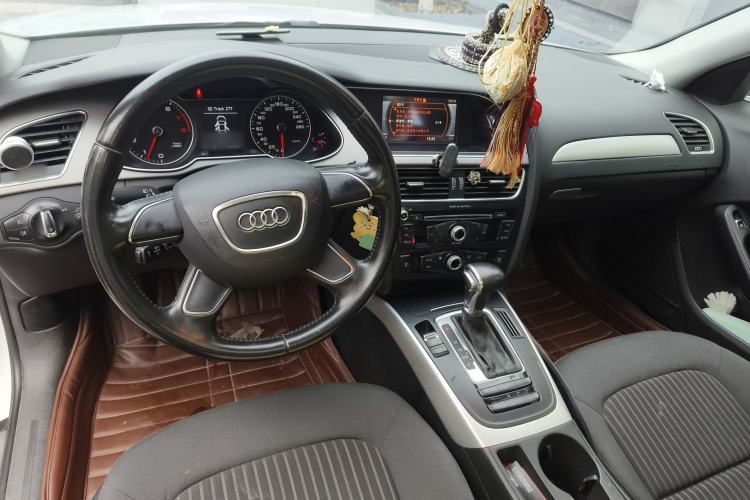 Used Audi A4L 2016 30 TFSI Collector's Edition Automatic Comfort Model Center Console