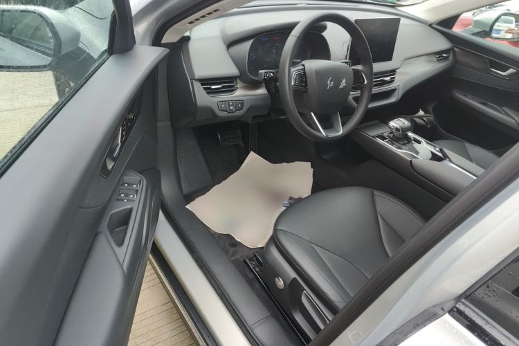 Used Hongqi E-QM5 2022 431 km Charge & Enjoy Edition Driver Seat