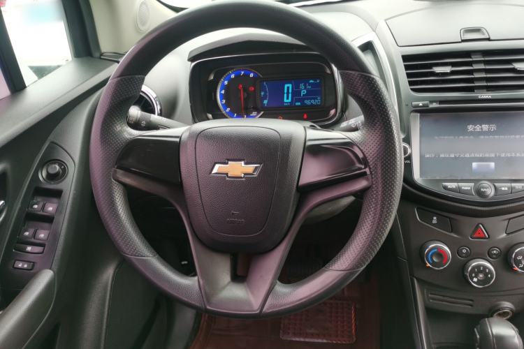 Used Chevrolet Trax 2016 1.4T Automatic Two-Wheel Drive Comfort Version with Sunroof Steering Wheel