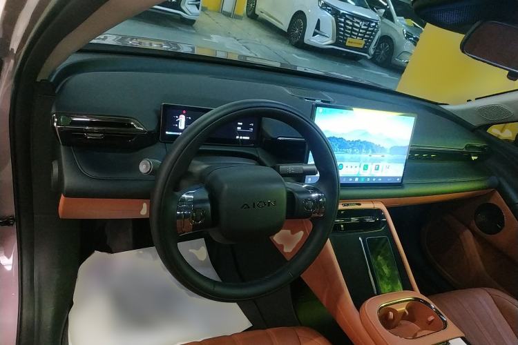 Used AION RT 2025 520 Smart Enjoy Edition Center Console