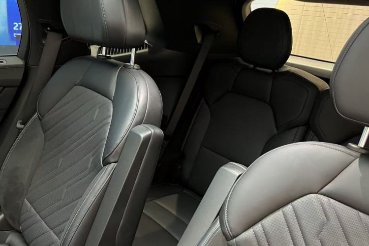 Used Lynk & Co 09 2021 2.0T Halo Six-Seater