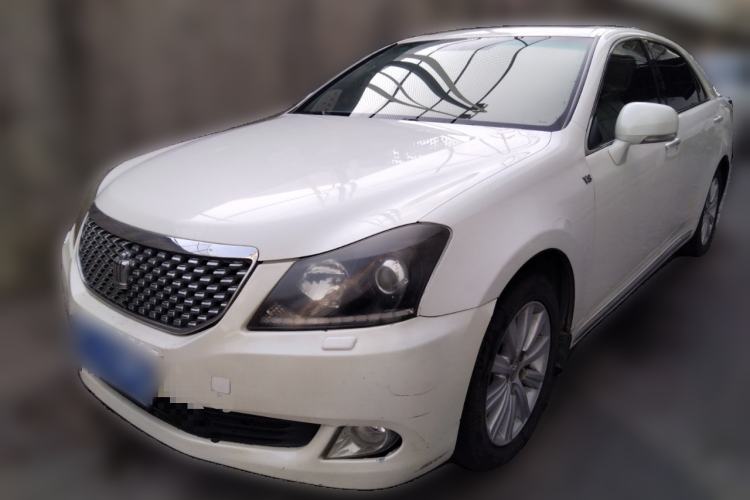 Used Toyota Crown 2011 2.5L Royal Special Edition with Leather and Sunroof