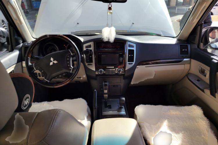 Used Mitsubishi Pajero 2018 V97 3.8L 5-Door GLS Sunroof – Middle East
