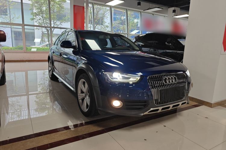 Used Audi A4 2014 40 TFSI allroad quattro plus version Front Right 45 Deg