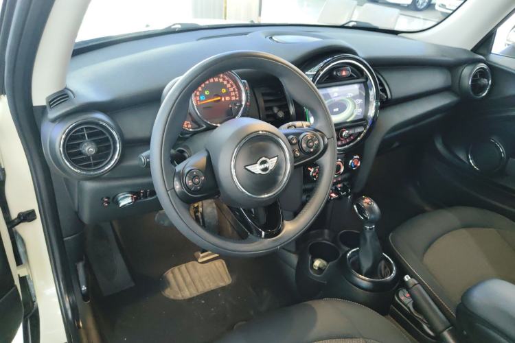 Used MINI 2016 1.2T ONE Pioneer Edition
