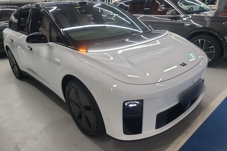 Used Li Auto i6 2025 Model Two-Wheel-Drive Standard Type Exterior 1