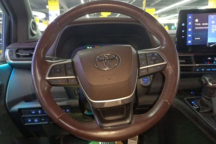 Used Toyota Sienna 2021 2.5L Hybrid Platinum Edition