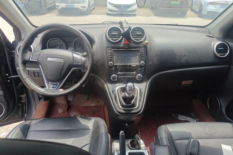 Used Haval H6 2016 Upgraded Model 1.5T Manual Two-Wheel Drive Elite Version
