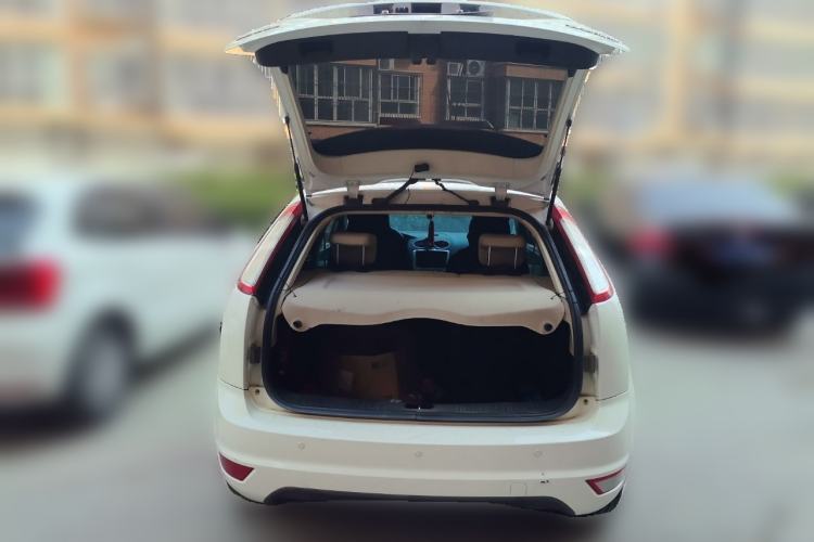 Used Ford Focus 2011 Hatchback 1.8L Automatic Fashion Edition