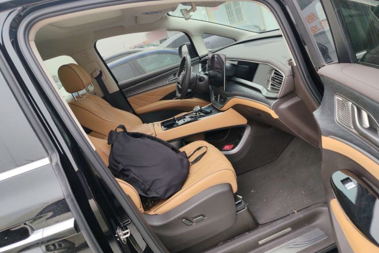 Used Denza D9 2024 DM-i 970 Luxury Model