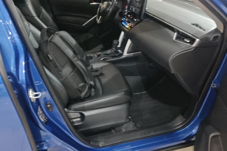 Used Toyota Corolla Cross 2022 2.0L Luxury Edition Right Front Seat