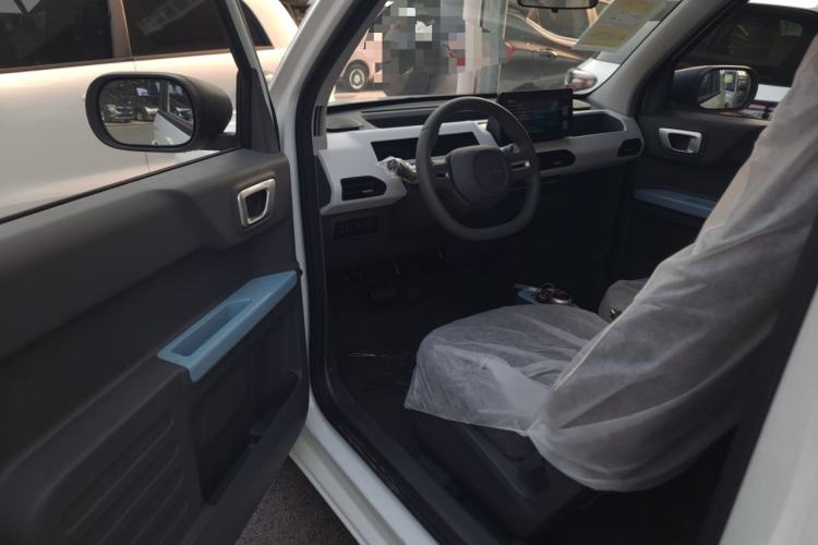 Used Geely Galaxy Panda 2024 Panda Mini 200km Endurance Bear Driver Seat