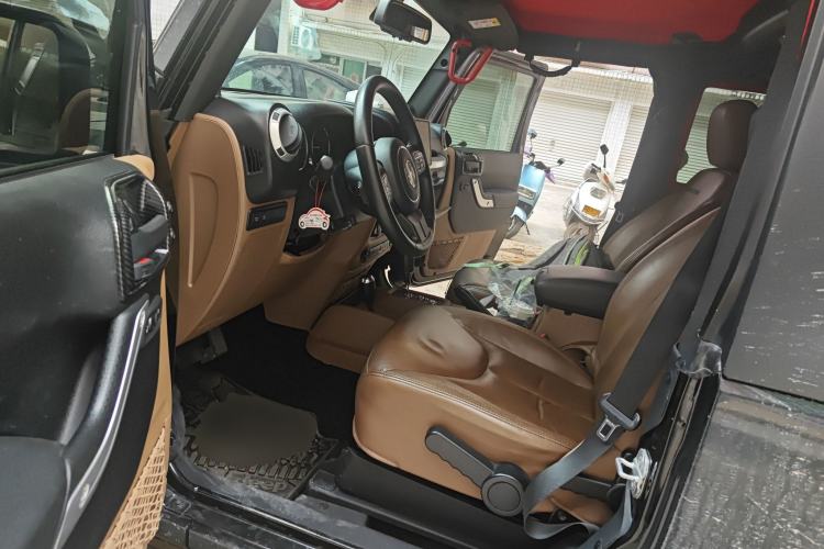 Used Jeep Wrangler 2013 3.6L Rubicon two-door version