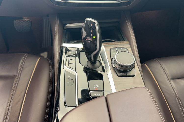 Used BMW 5 Series 2018 530Li Luxury Edition Premium Package
