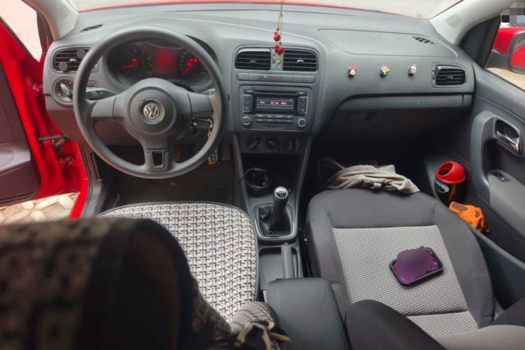 Used Volkswagen Polo 2013 1.4L Manual Fashion Edition Center Console