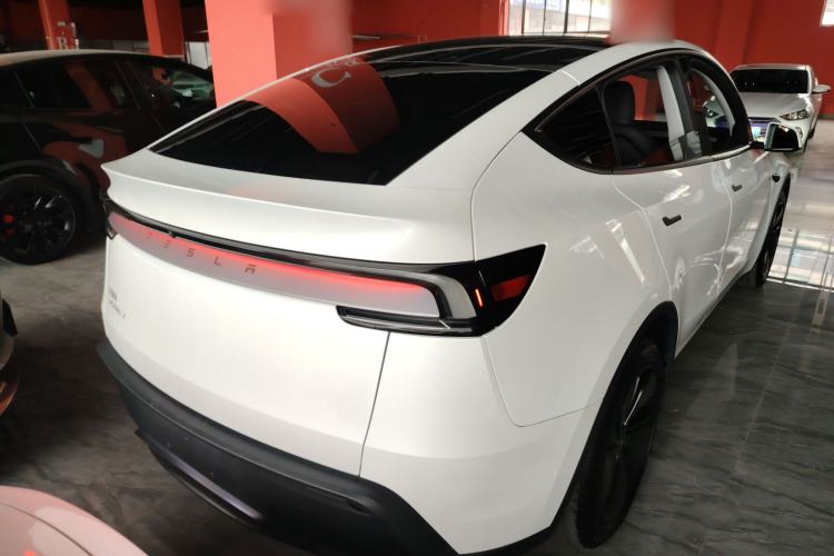 Used Tesla Model Y 2025 Rear-Wheel Drive First Edition