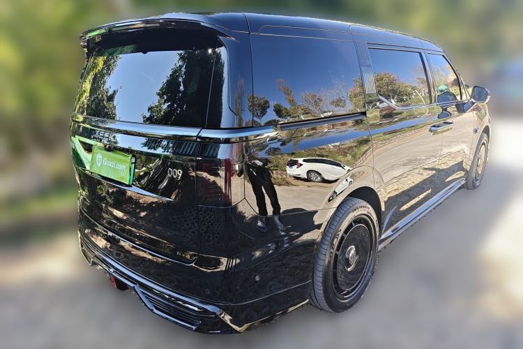 Used Zeekr 009 2024 7-Seater Walk-Through Version Four-Wheel Drive 108 kWh