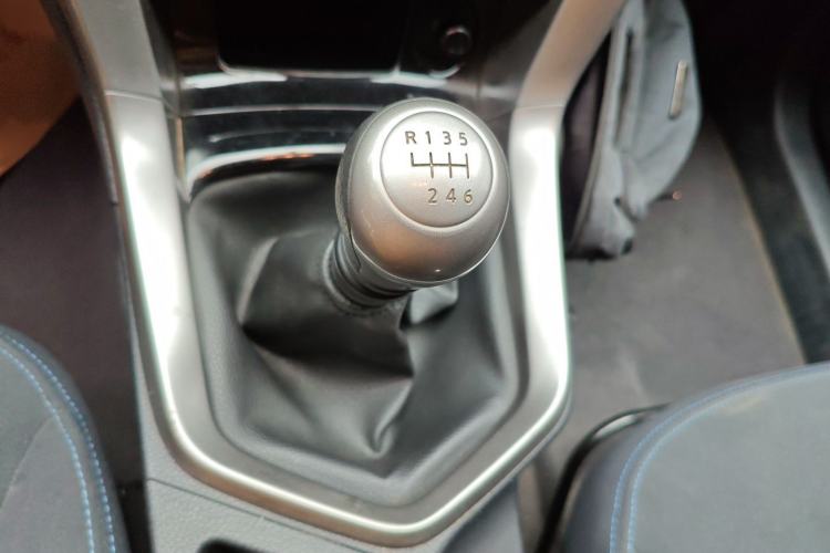 Used Venucia T70 2016 2.0L Manual RuiQu Version
