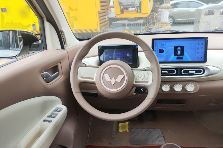 Used Wuling Hongguang MINIEV 2025 Four-Door Version Advanced Edition Steering Wheel